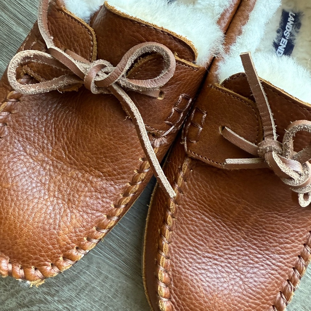 Lands' End Unisex Brown Fuzzy Leather Loafers US 8 M/ US 10 W - Picture 5 of 8
